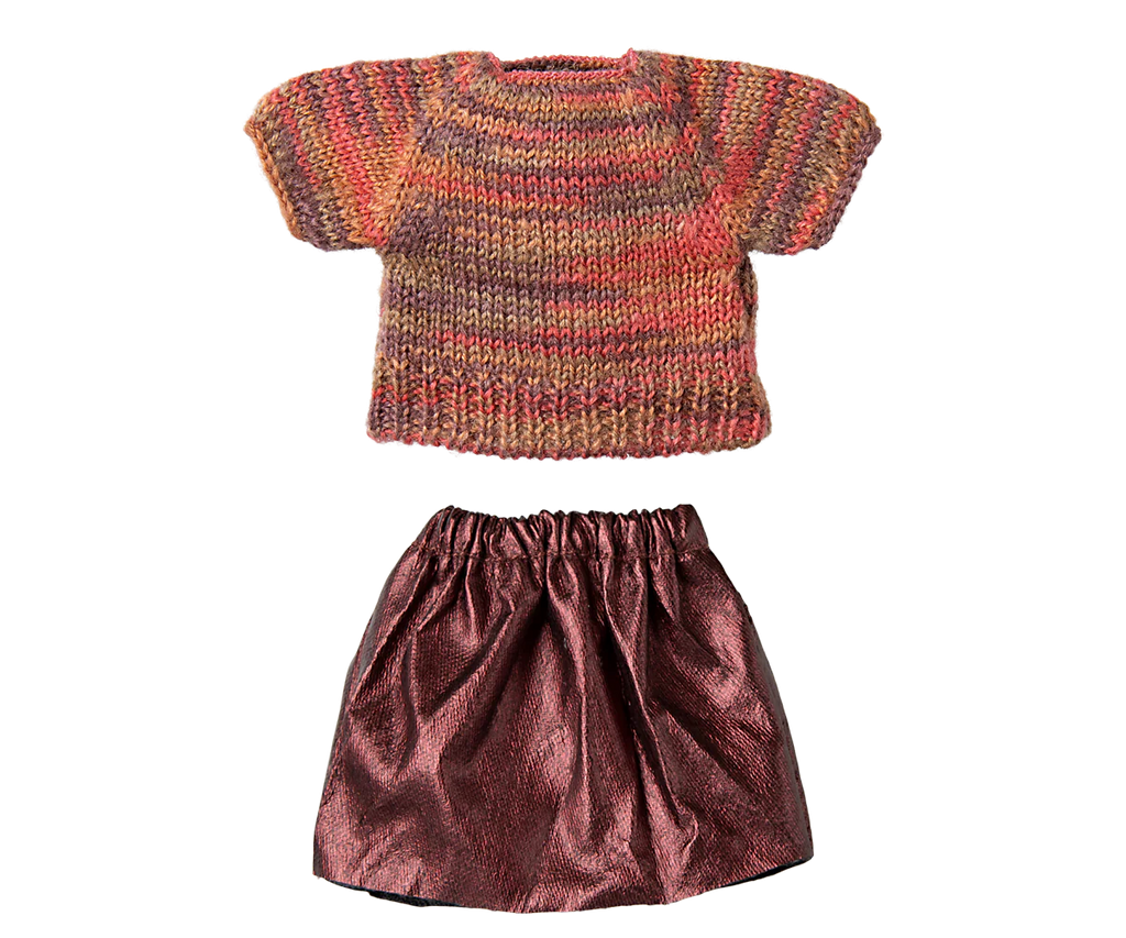 The Maileg Skirt and Knitted Blouse for Mum Mouse features a multicolored blouse and shiny pink skirt, perfect for your child's toy. Laid out flat on a plain background, this outfit will complete any adorable mouse clothes collection. Ships in one week.